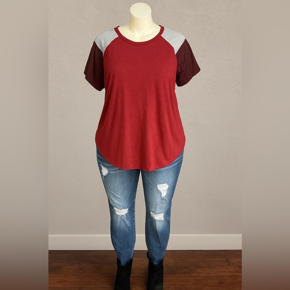Women’s Plus Size 24W Tshirt Very Soft Super Cute shirt Tee Top